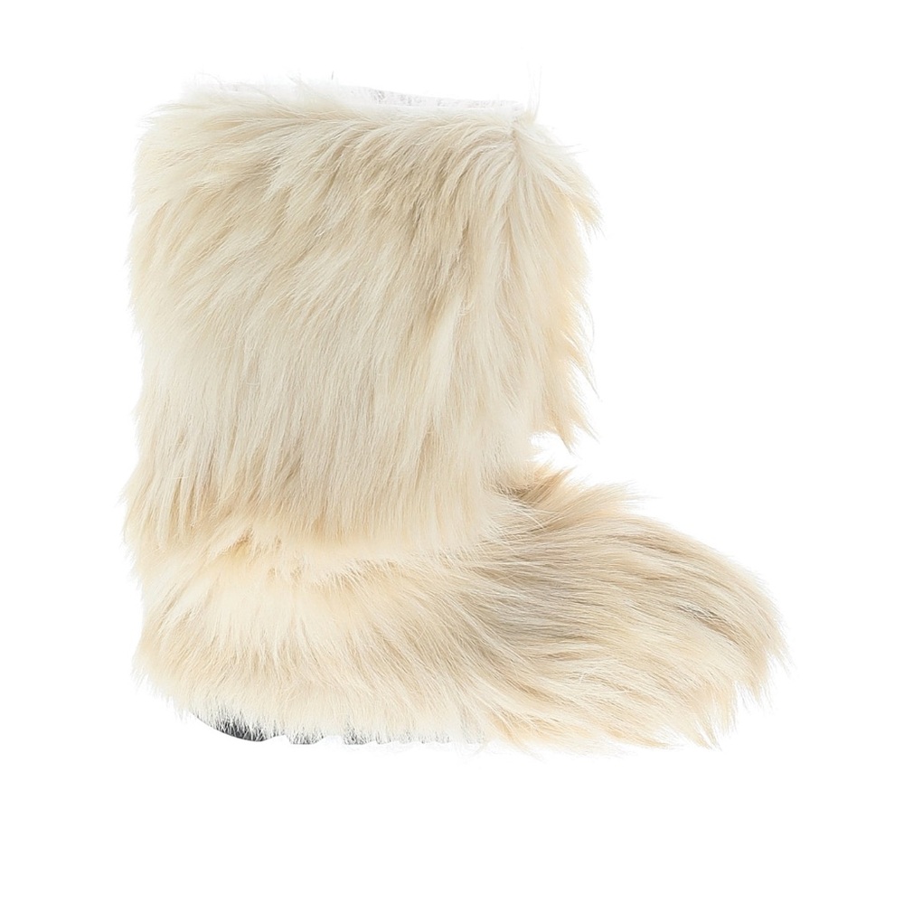 Vintage Modes Power Shaggy Fur Boots